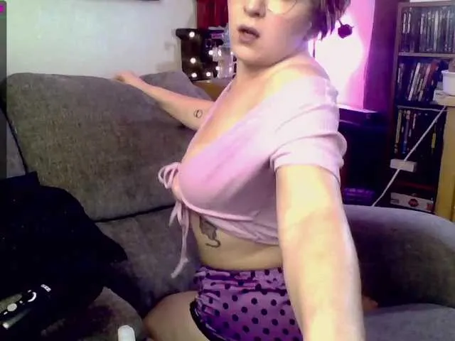 Live sex webcam photo for PaigeOrion #274612267