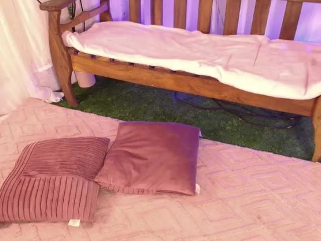 Live sex webcam photo for Palaceofsex #290797438