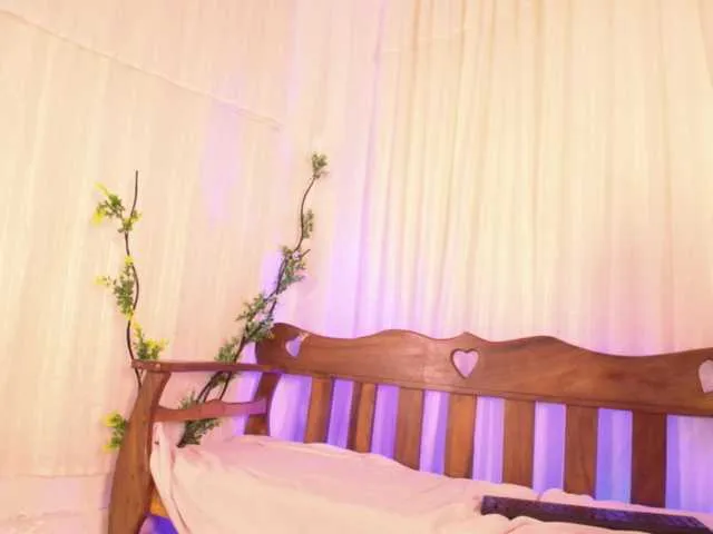 Live sex webcam photo for Palaceofsex #290979127