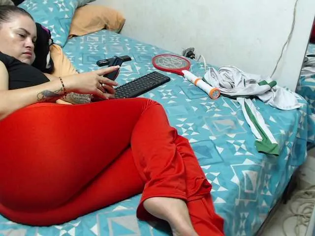 Live sex webcam photo for PalomaClark #275635854