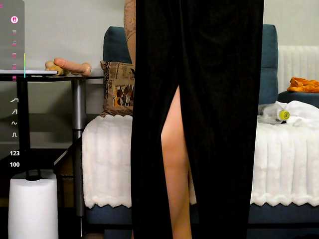 Live sex webcam photo for Palymira7 #290692342