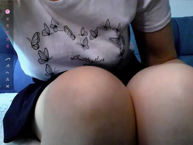 Live sex webcam photo for Palymira7 #291621465