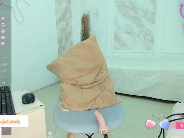 Live sex webcam photo for Pamela-78 #289569295