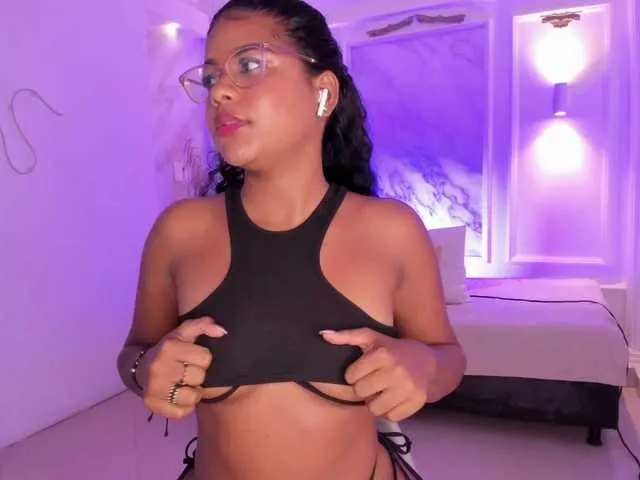 Live sex webcam photo for Pamela-78 #291651832