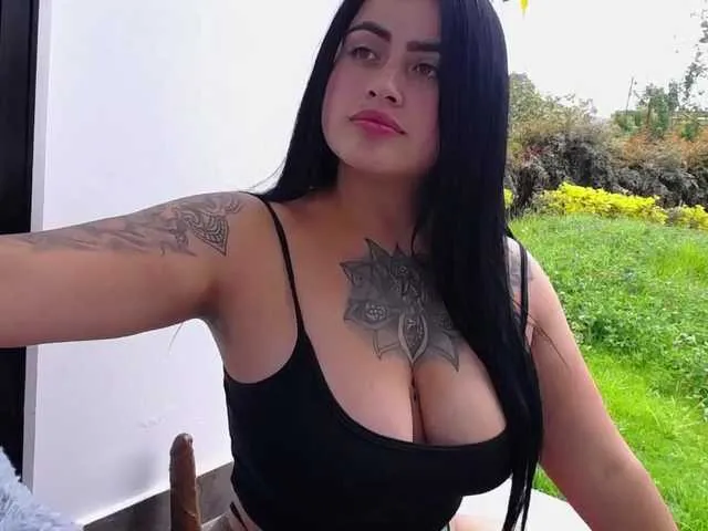 Live sex webcam photo for PamelaDouce #273004429