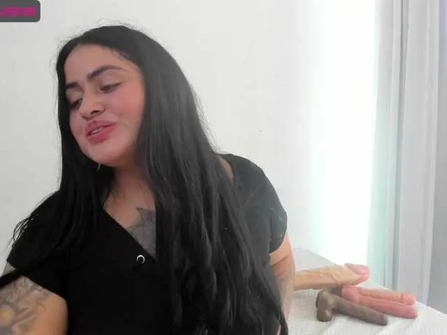 Live sex webcam photo for PamelaDouce #275648709