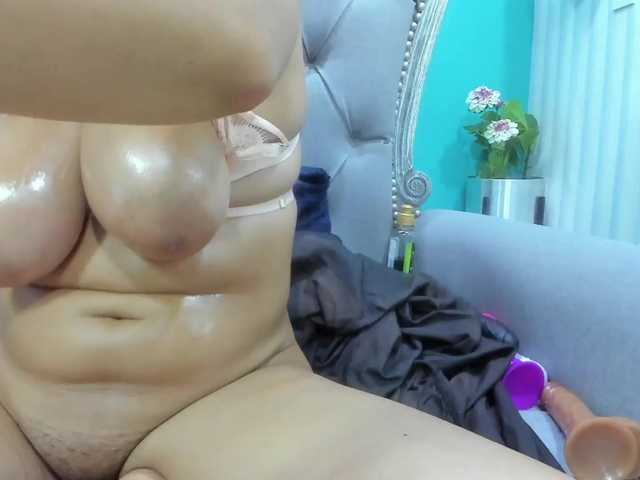 Live sex webcam photo for Pao- #273147218