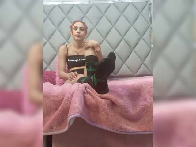 Live sex webcam photo for Pao25 #273853809
