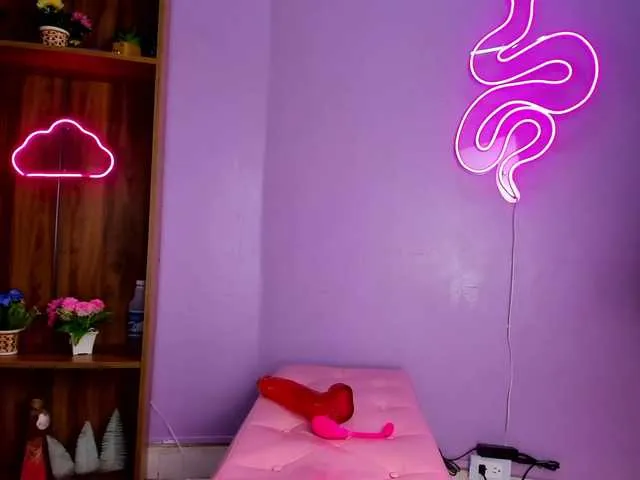 Live sex webcam photo for Paola-Red #273375240