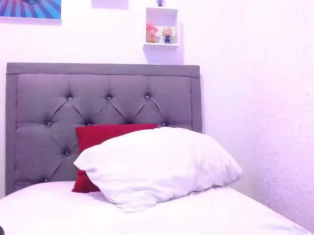 Live sex webcam photo for Paola-bigboobs #275719854