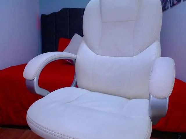 Live sex webcam photo for Paola-bigboobs #275929832