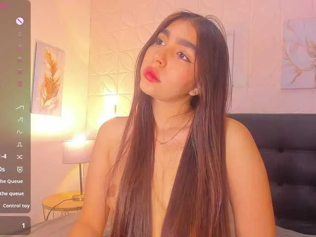 Live sex webcam photo for Paola233 #292845403