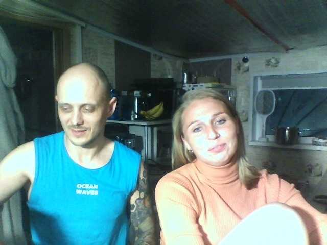 Live sex webcam photo for ParaR-L #275946156