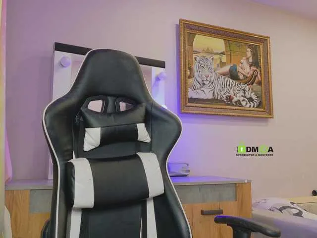 Live sex webcam photo for Paratrax #292350035