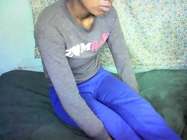 Live sex webcam photo for Parfait- #273879552