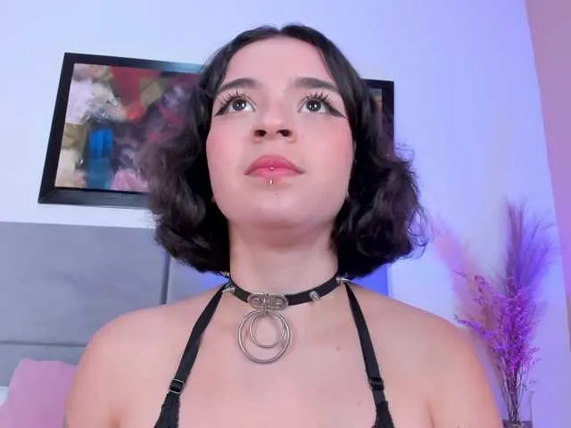Live sex webcam photo for ParisGreyy #275662344