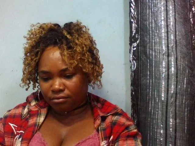 Live sex webcam photo for Pascalinnah #277490917