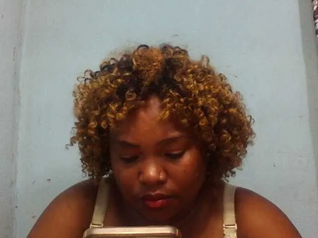 Live sex webcam photo for Pascalinnah #277902326