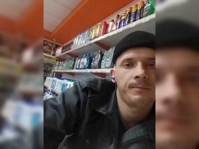 Live sex webcam photo for PashaSilantie #276932391