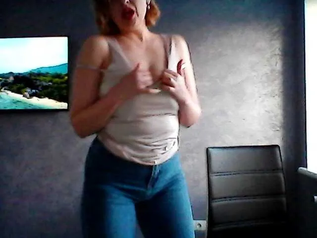 Live sex webcam photo for PatriciaAdams #275810782