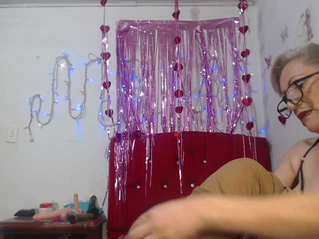 Live sex webcam photo for Pattysex #290578760