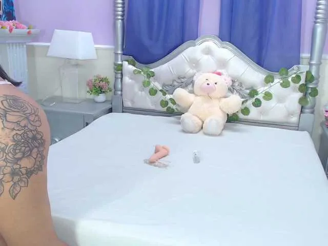 Live sex webcam photo for PaulaDaviss #274543472