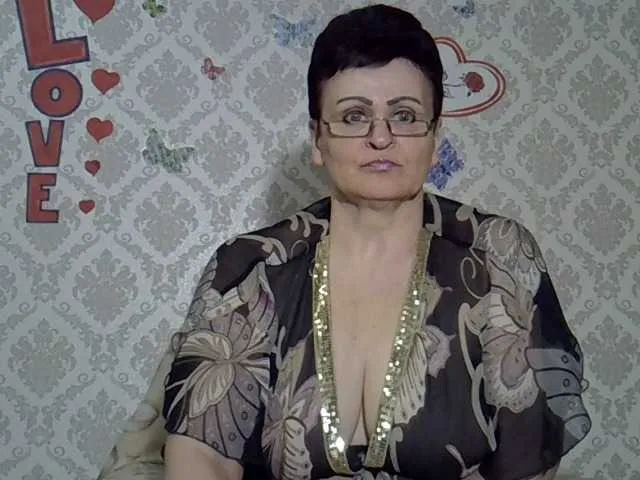 Live sex webcam photo for PaulaGolden #290945238