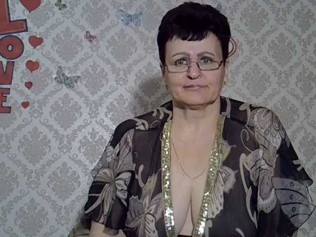 Live sex webcam photo for PaulaGolden #291570919