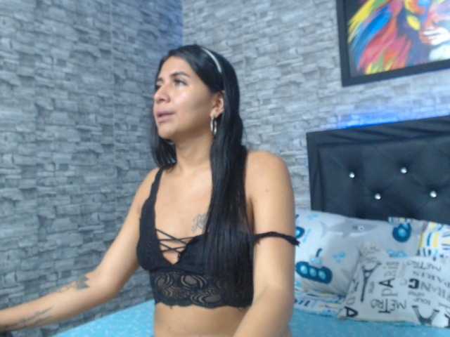 Live sex webcam photo for PaulaValeria #275499035