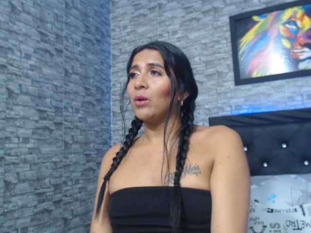 Live sex webcam photo for PaulaValeria #275504049