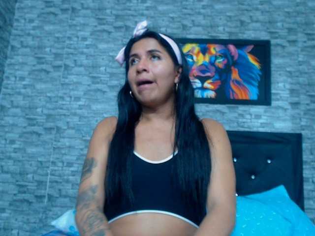 Live sex webcam photo for PaulaValeria #275698478