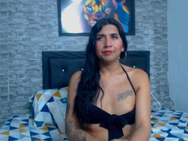 Live sex webcam photo for PaulaValeria #276211107