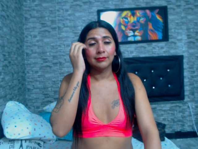 Live sex webcam photo for PaulaValeria #276341189