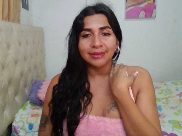 Live sex webcam photo for PaulaValeria #277947134