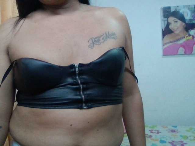 Live sex webcam photo for PaulaValeria #277959179