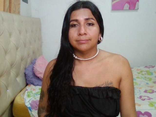 Live sex webcam photo for PaulaValeria #277978630