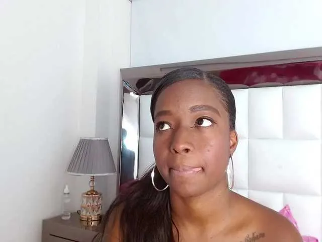 Live sex webcam photo for Paulet6 #272703561