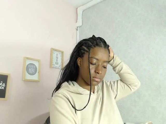 Live sex webcam photo for Paulet6 #276706396