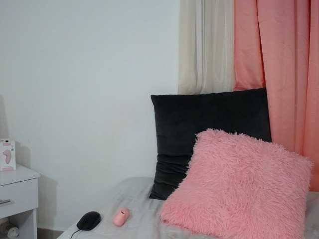 Live sex webcam photo for Paulett02 #276602331