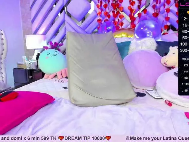 Live sex webcam photo for PaulinRoss #272456302