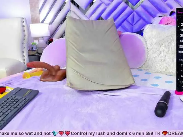 Live sex webcam photo for PaulinRoss #272970980
