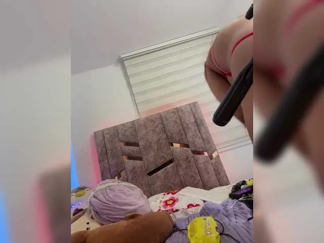 Live sex webcam photo for PaulinRoss #291381611
