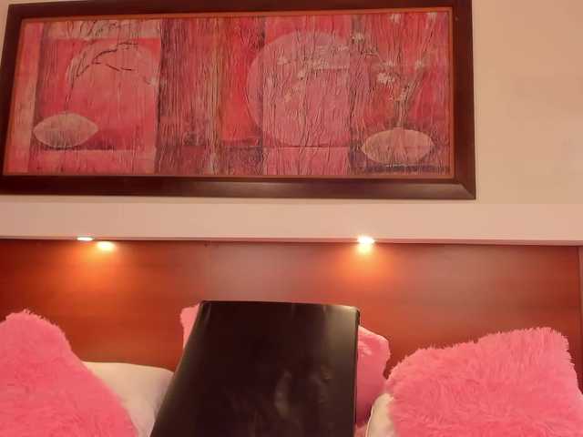 Live sex webcam photo for PaulinaBelush #271986199