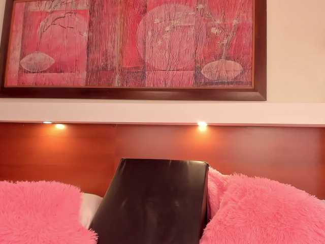 Live sex webcam photo for PaulinaBelush #272135372