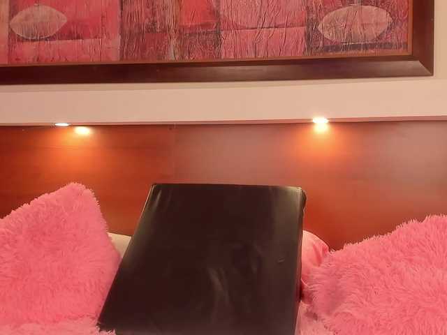 Live sex webcam photo for PaulinaBelush #272246809