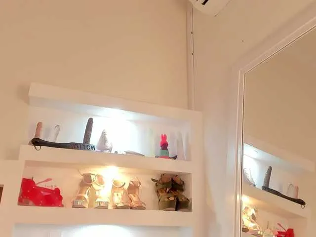 Live sex webcam photo for PaulinaBelush #272691427