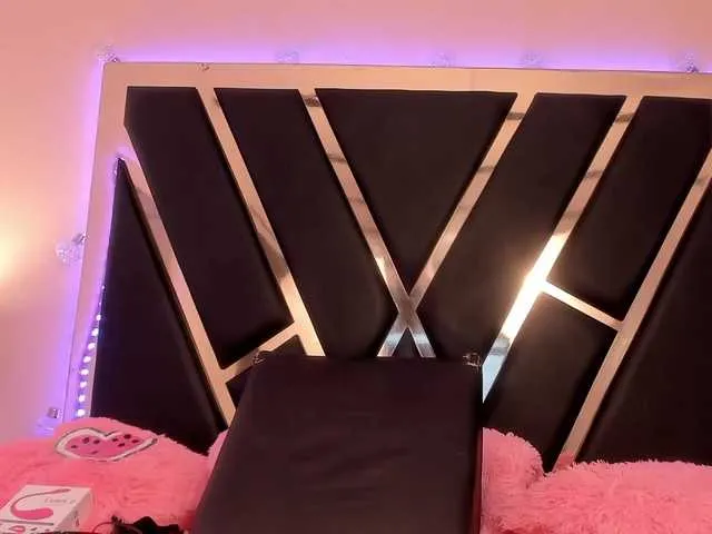 Live sex webcam photo for PaulinaBelush #273962398