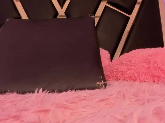 Live sex webcam photo for PaulinaBelush #274199850