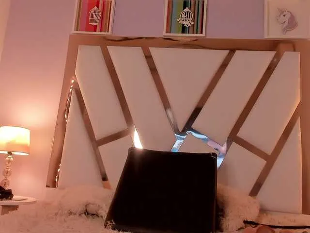 Live sex webcam photo for PaulinaBelush #274545899