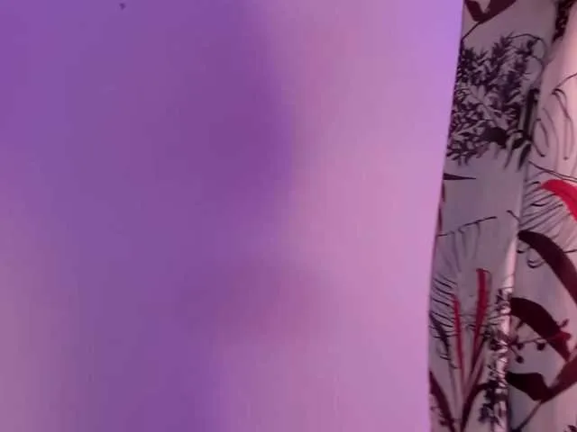 Live sex webcam photo for PaulinaBelush #275677400